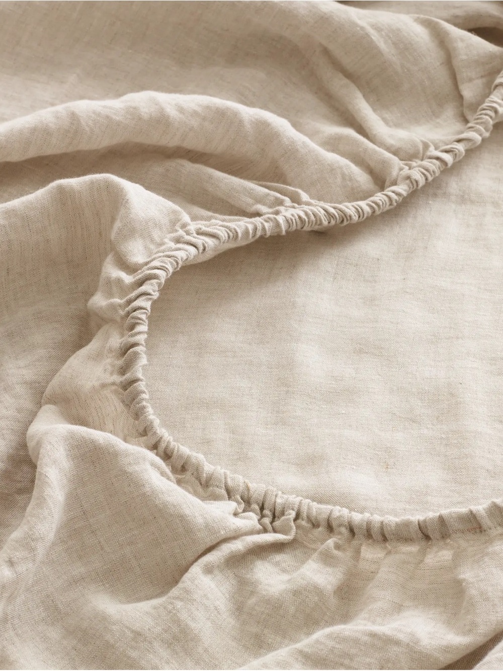 Quince Linen Chambray Fitted Sheet Set - Natural Queen - Picture 4 of 8